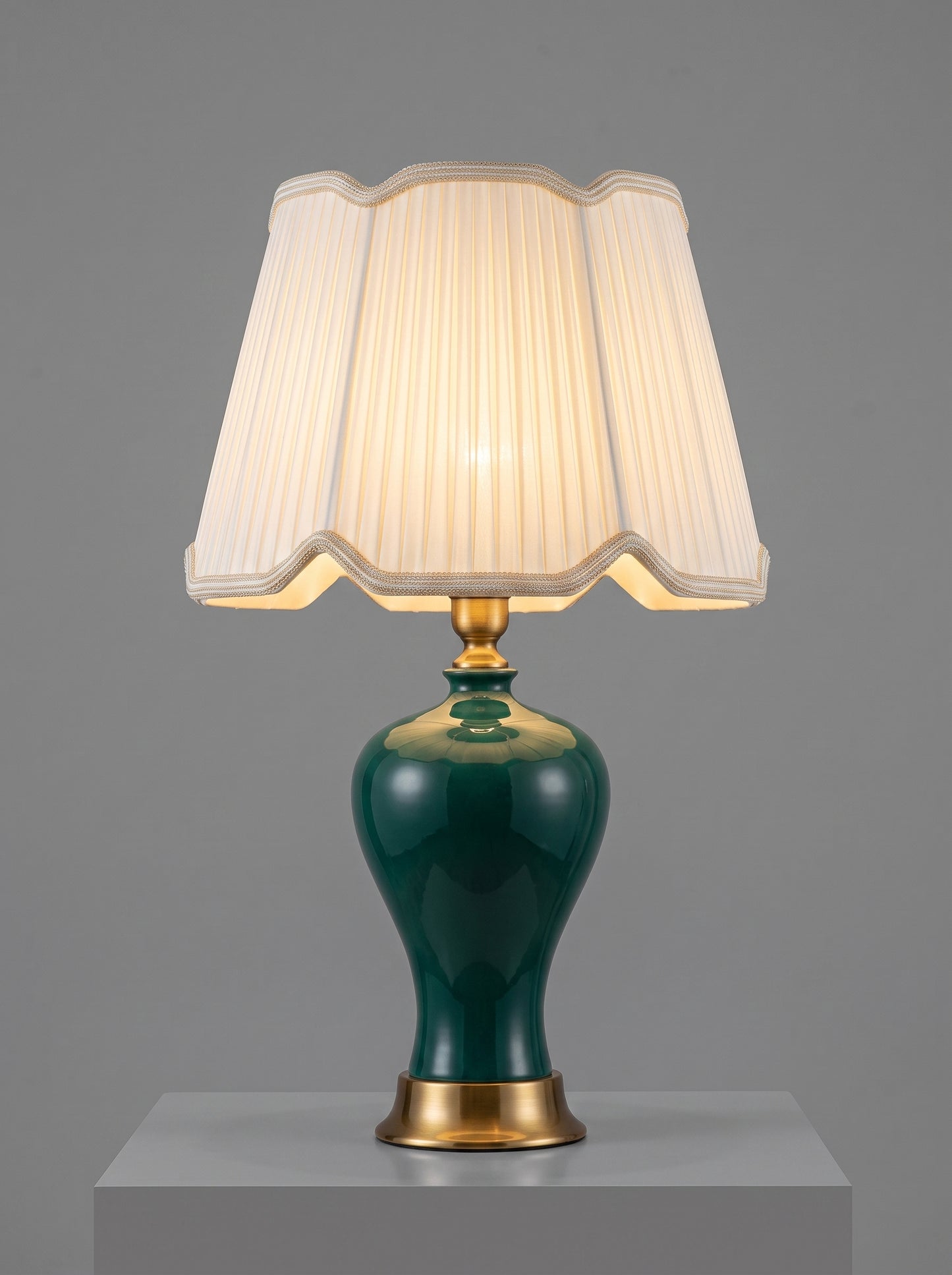 Vasa — Modern Ceramic Table Lamp