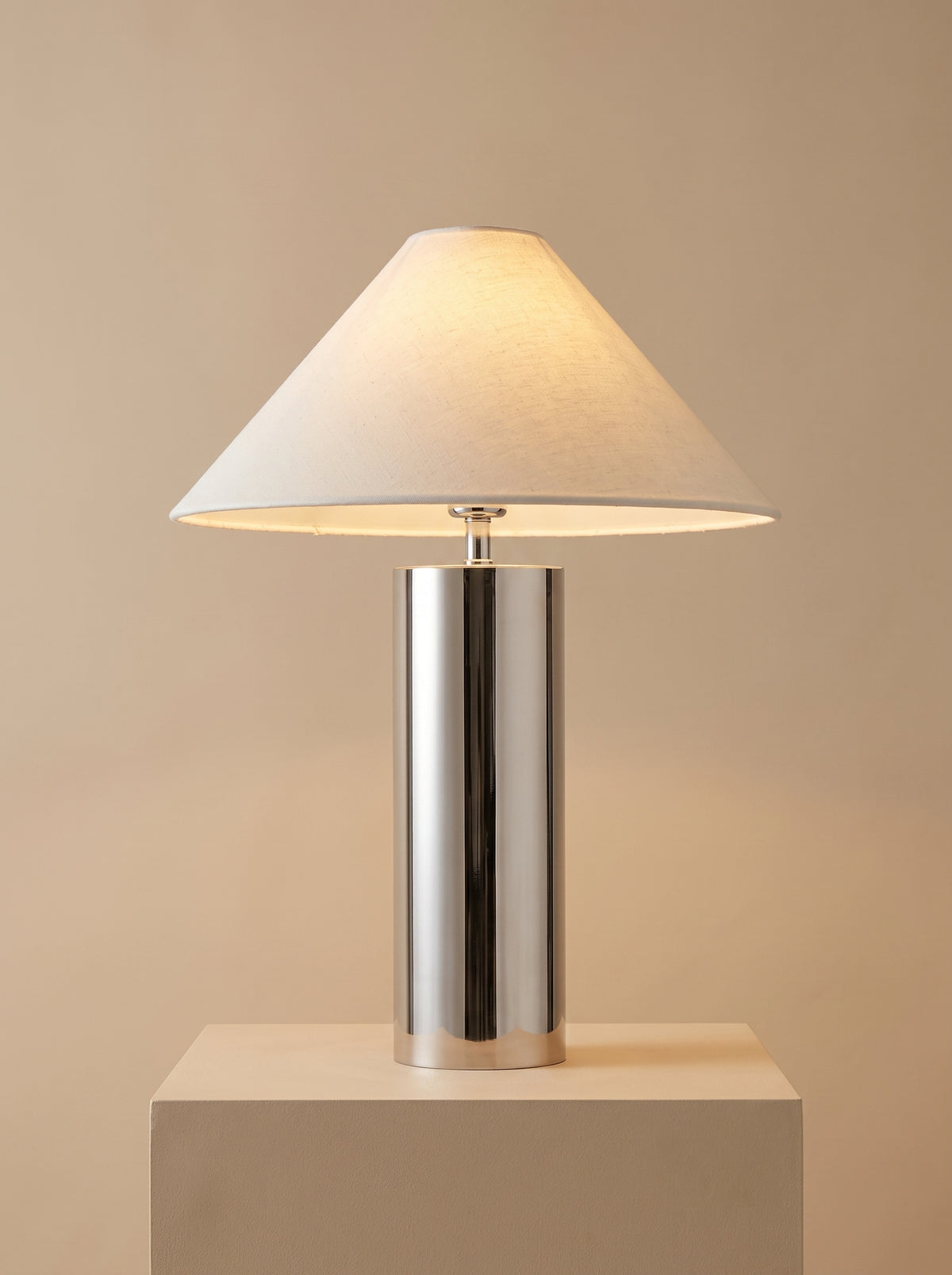 Ravello — Modern Bamboo Hat Stainless Steel Table Lamp