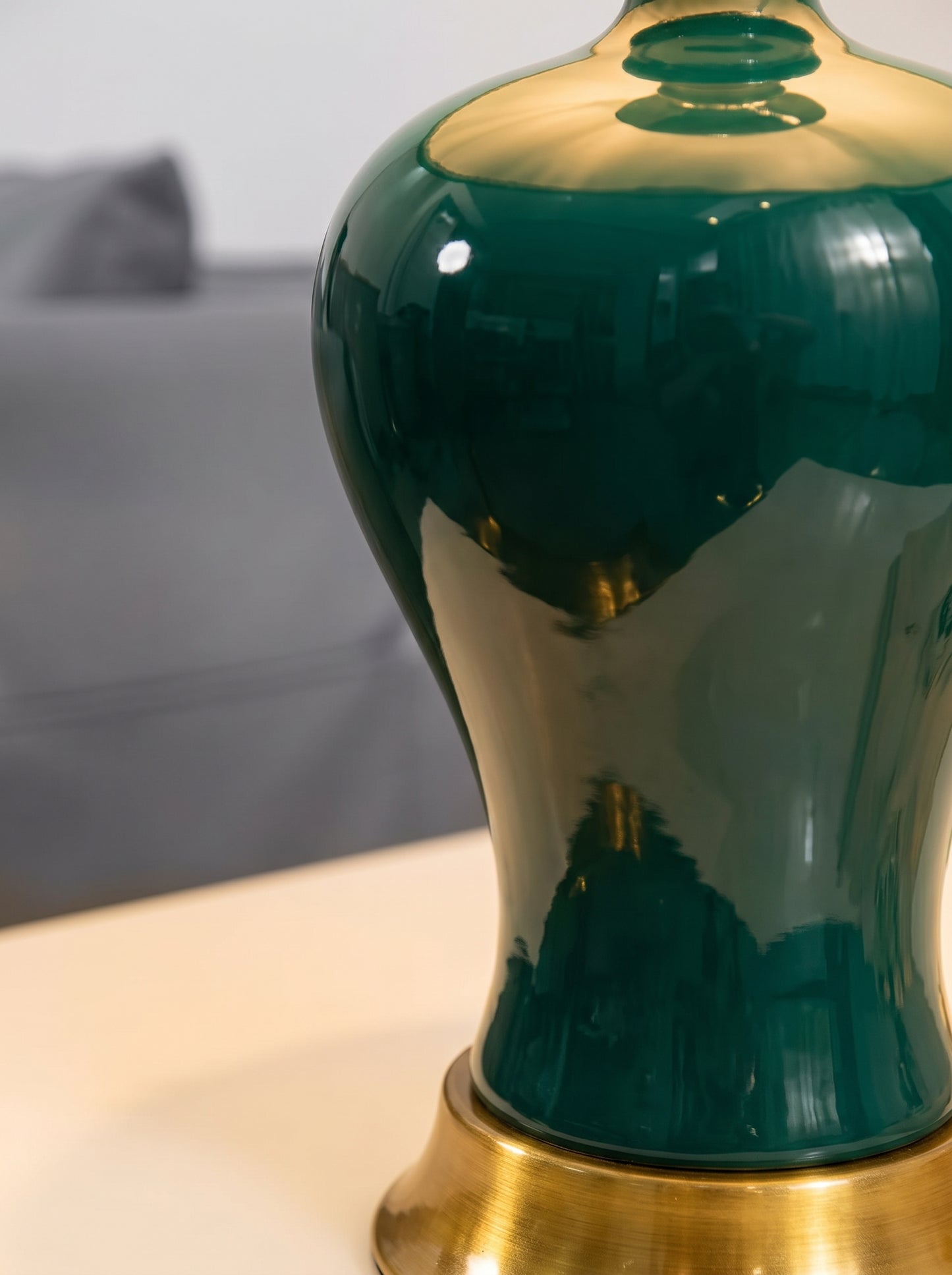 Vasa — Modern Ceramic Table Lamp