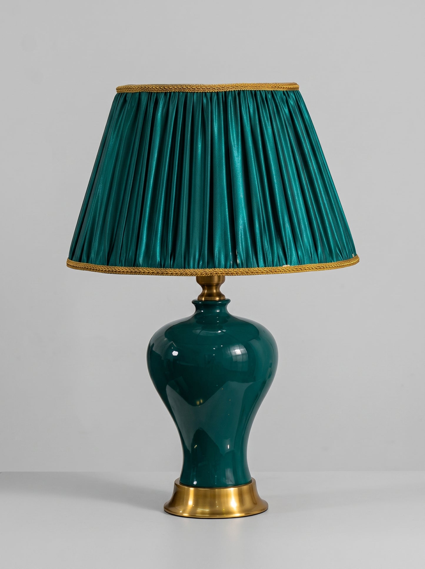 Vasa — Modern Ceramic Table Lamp